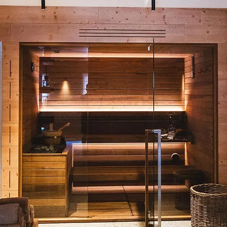 Naturae Wellness & 4*